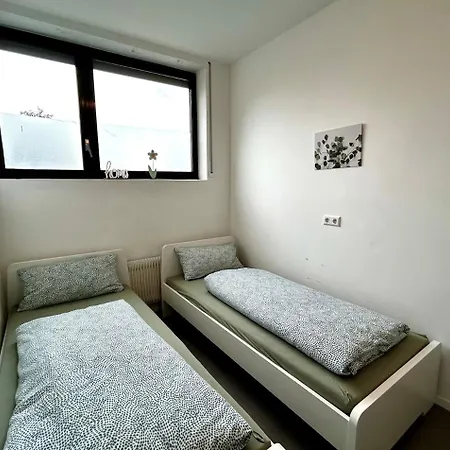 Modernes 1 Fuer Monteure In Mit Parkplatz & Wlan * Bensheim