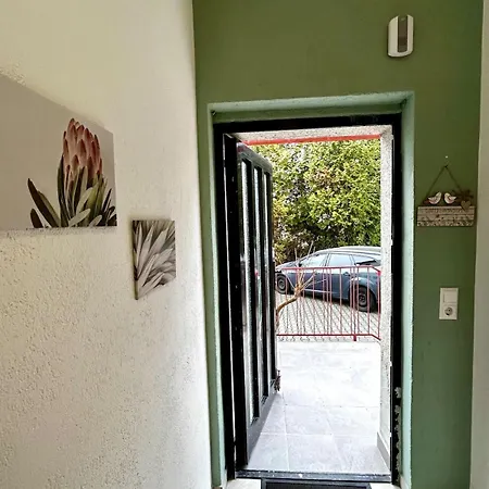 Modernes 1 Fuer Monteure In Mit Parkplatz & Wlan Appartement *
